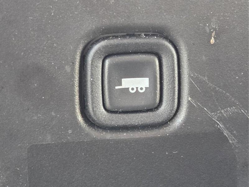 Used 2025 Summit White CHEVROLET RWD 2500 135" image 25