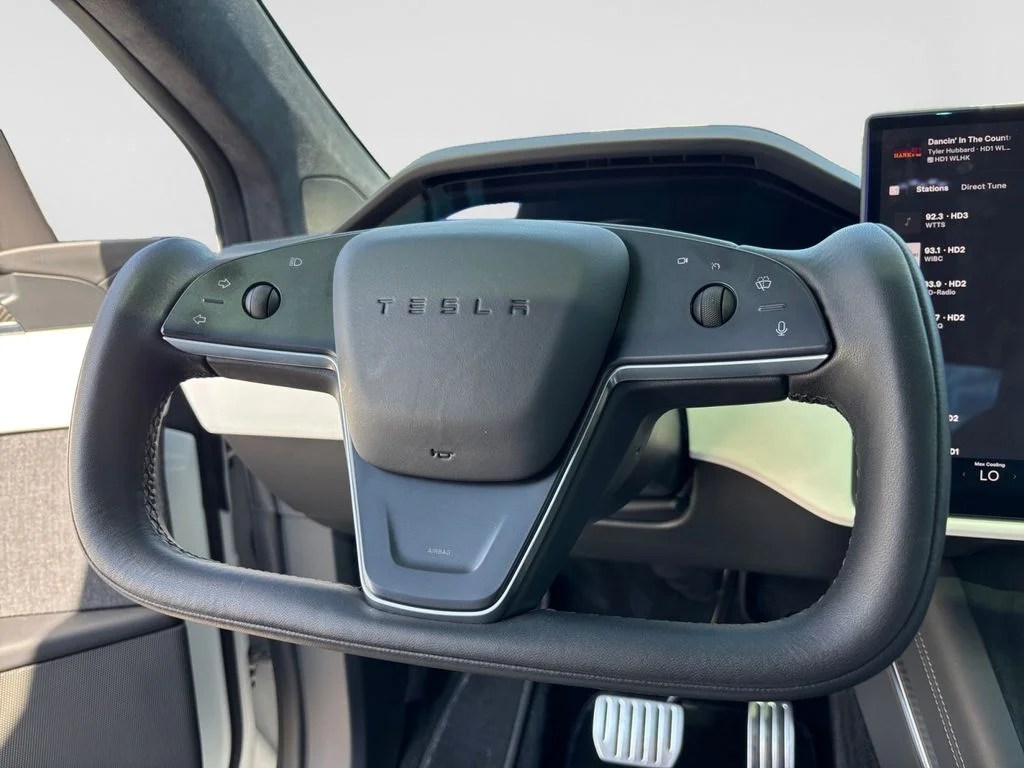 Used 2022 White Tesla Plaid image 28