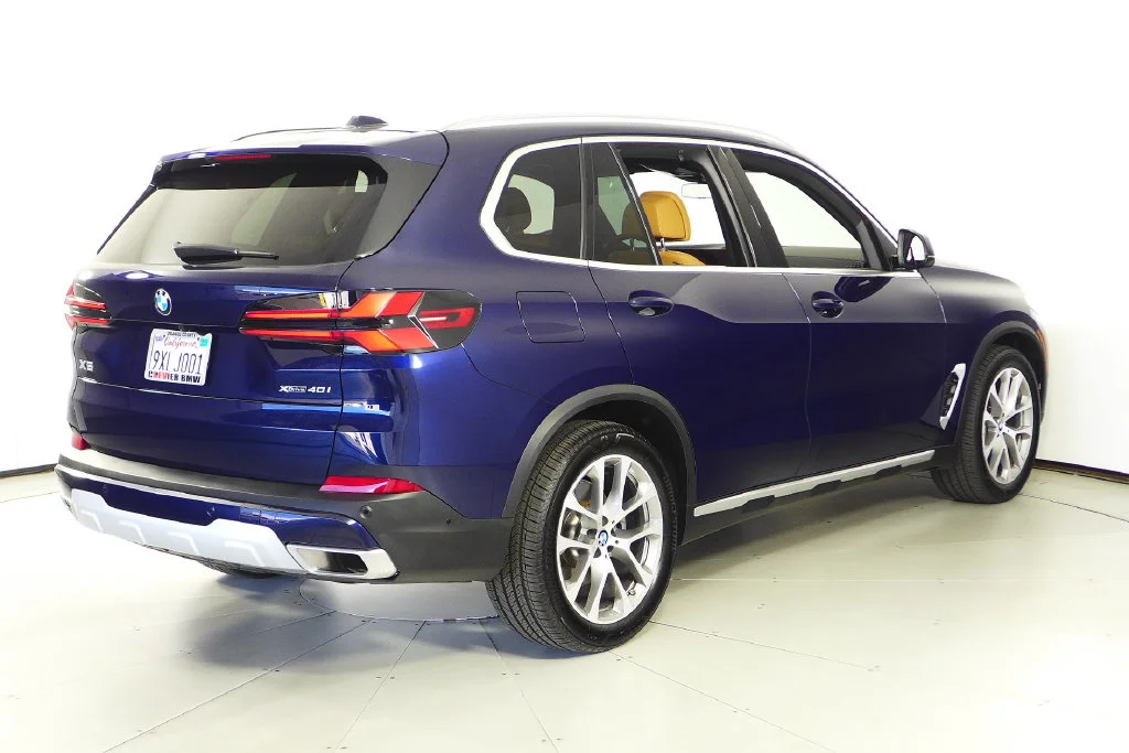 Used 2026 Blue BMW xDrive40i image 7