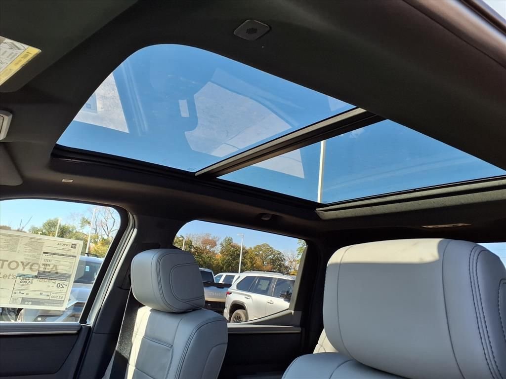 2026 Toyota Tundra Limited - Photo 9