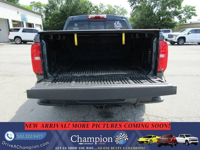 Used 2019 SHADOW GRAY METALLIC Chevrolet 4WD Z71 image 6