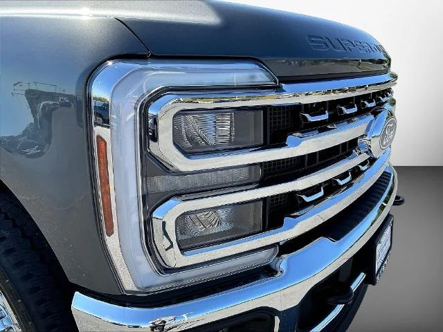New 2027 Carbonized Gray Metallic Ford F-250® Lariat® image 79