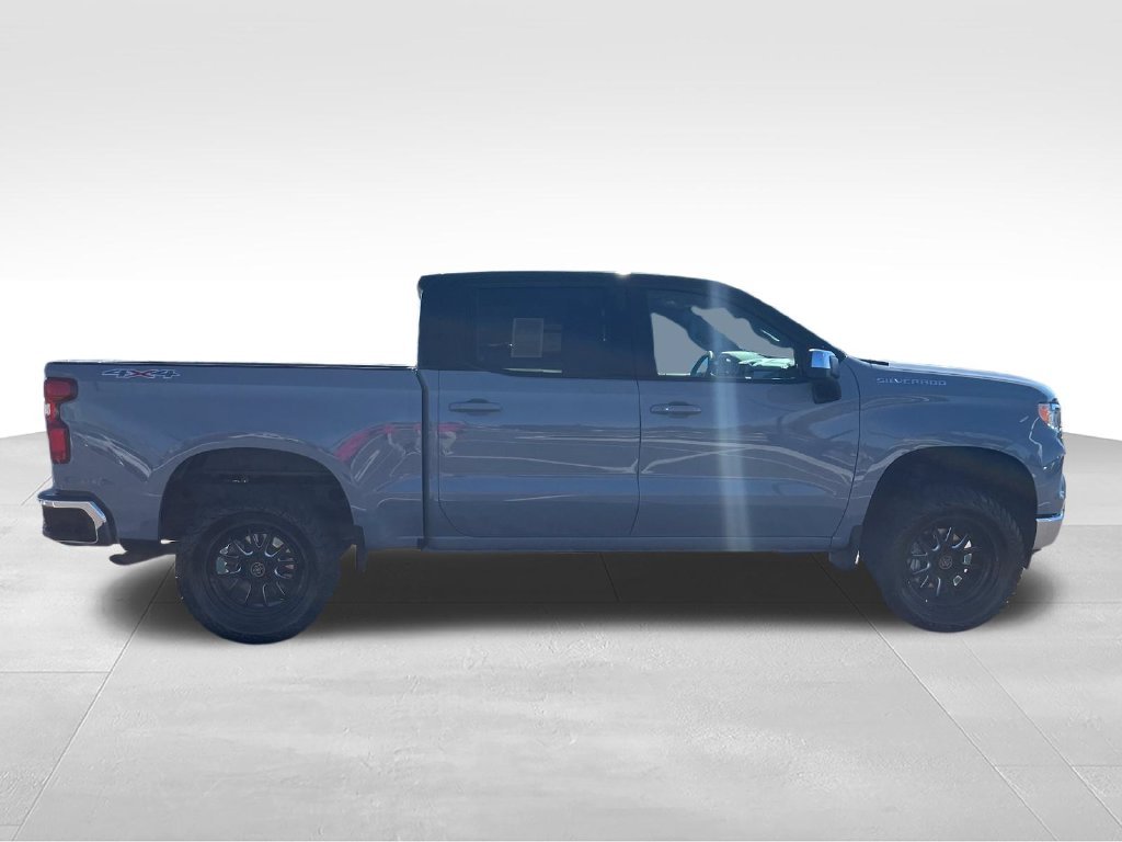 Used 2024 Gray Chevrolet LT image 6