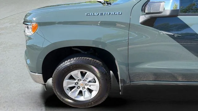 Used 2025 Gray Chevrolet LT image 35