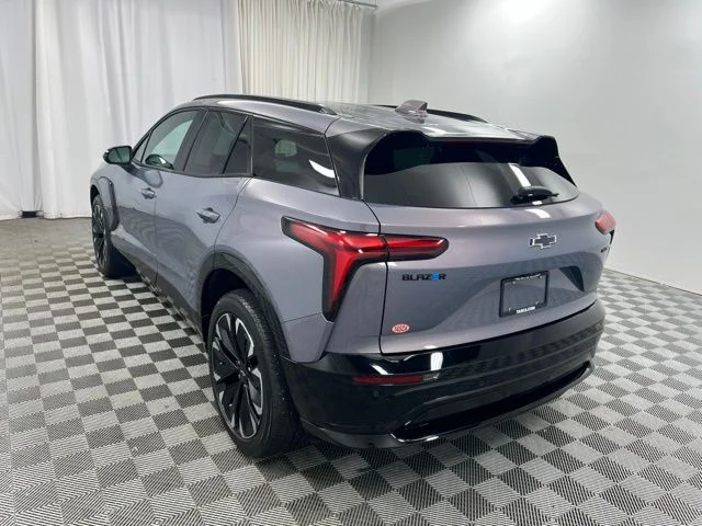 Used 2024 Gray Chevrolet RS image 6
