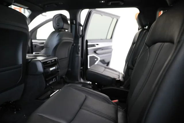 New 2026 High Gloss Black Exterior Paint Jeep Limited Reserve image 21