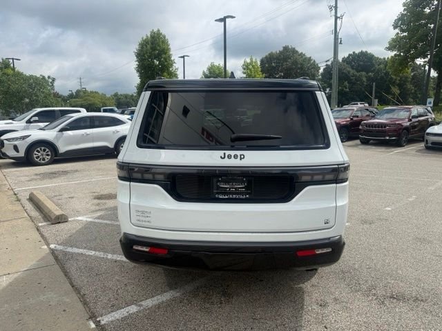 New 2026 Bright White Clear-Coat Exterior Paint Jeep  image 5