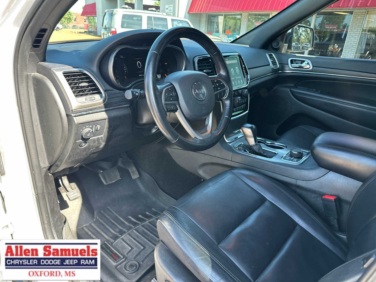 Used 2022 Bright White Clearcoat Jeep Limited image 10