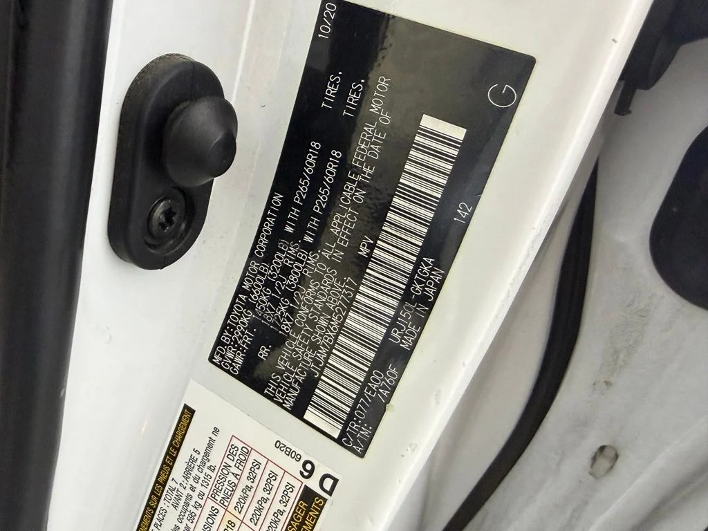 Used 2021  Lexus 460 image 33