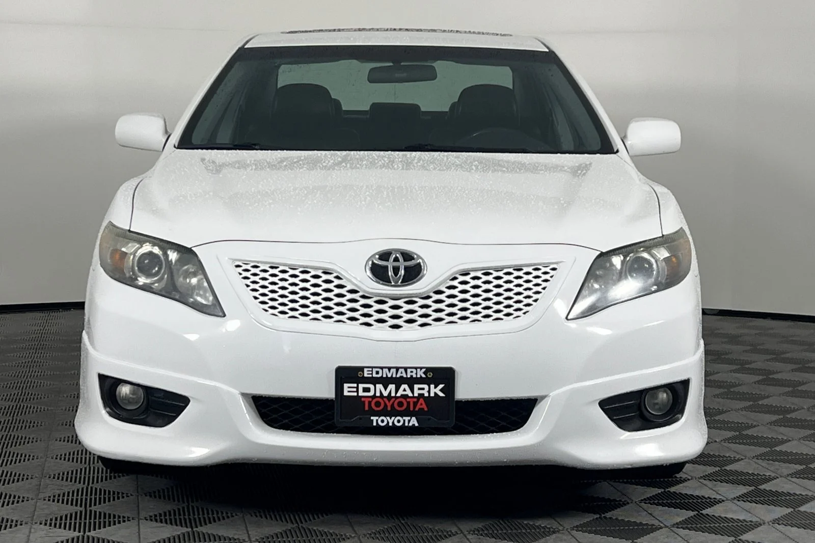 Used 2011 Super White Toyota SE image 8