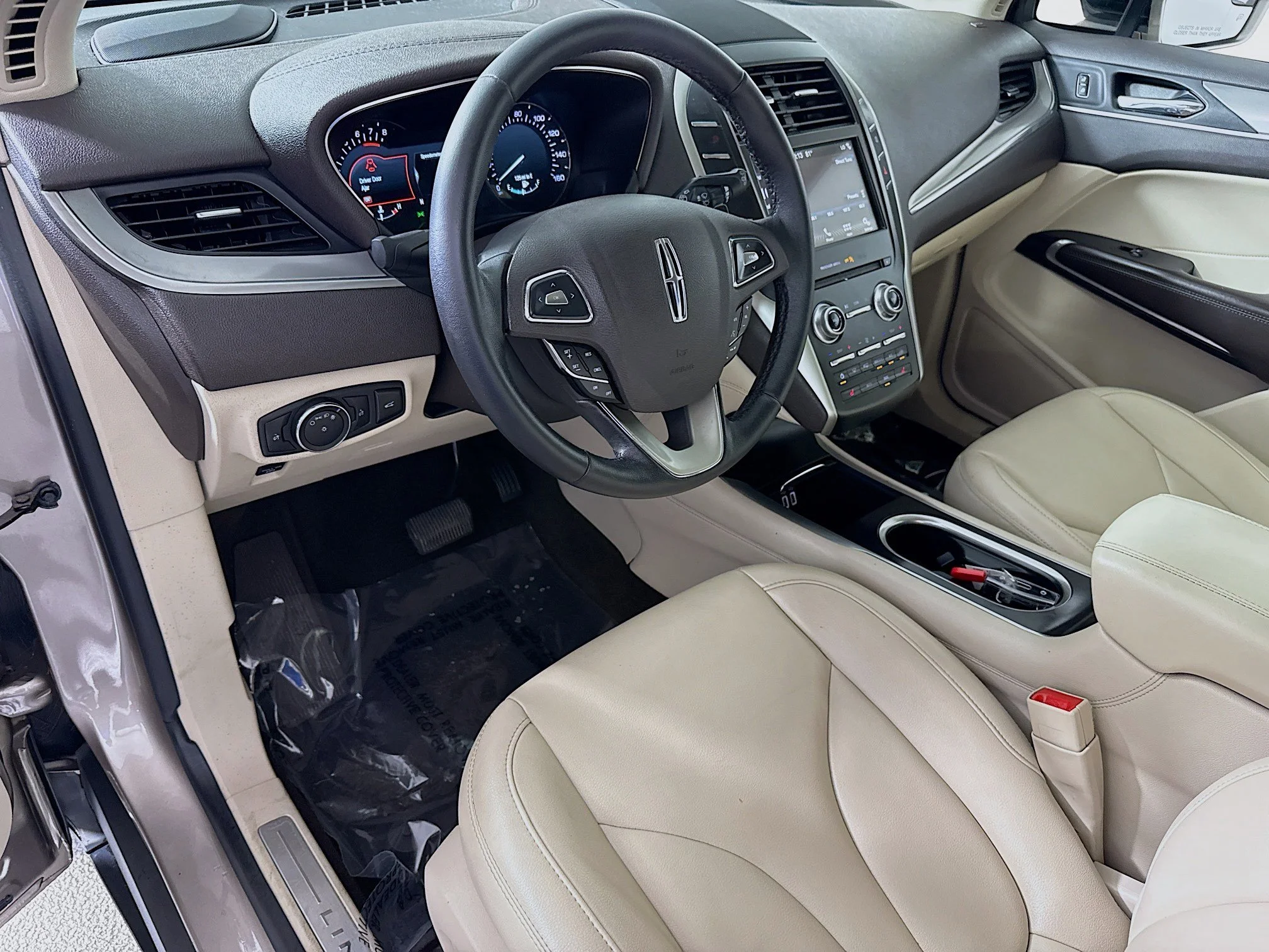 Used 2019 Iced Mocha Metallic Lincoln Standard image 19