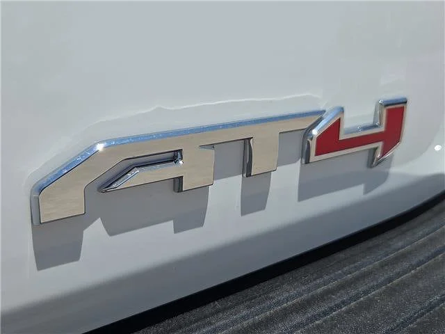 New 2026 Summit White GMC AT4 image 8