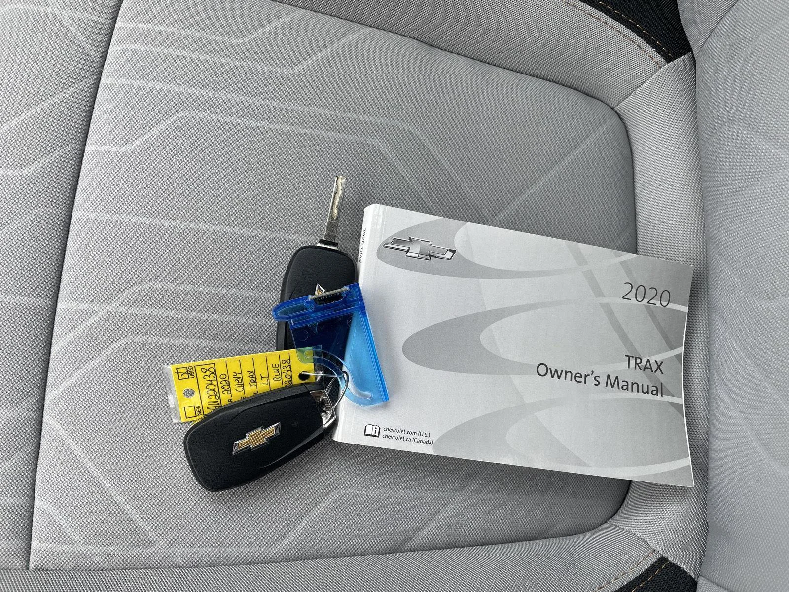 Used 2020 Pacific Blue Metallic Chevrolet LT image 13