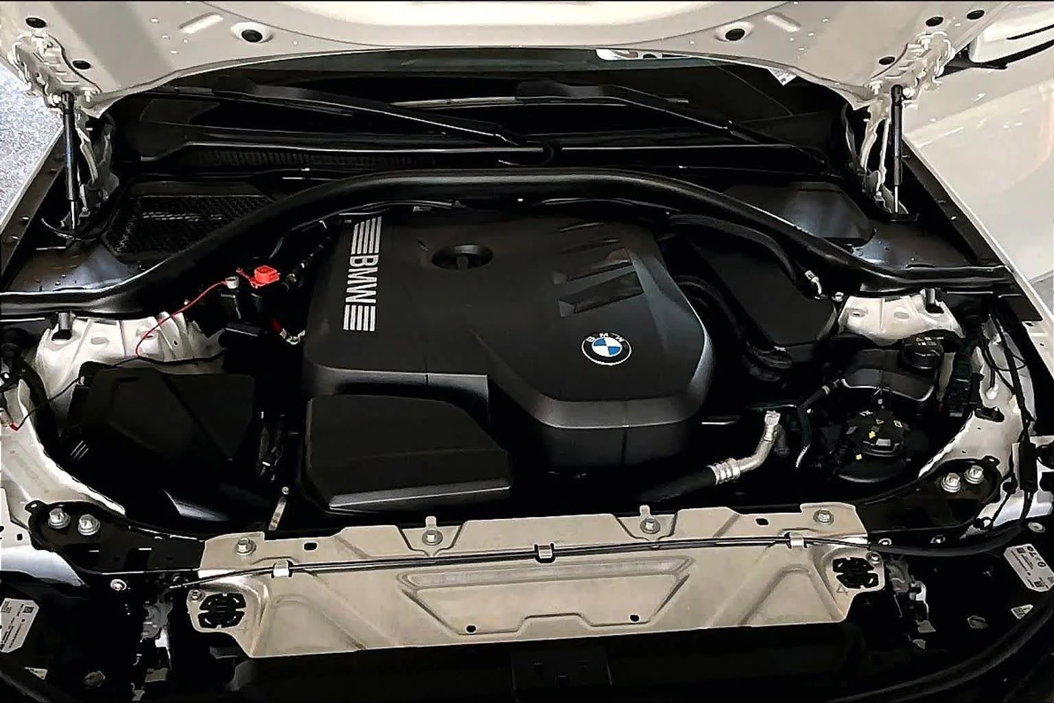 Used 2025 Mineral White Metallic BMW 330i image 19