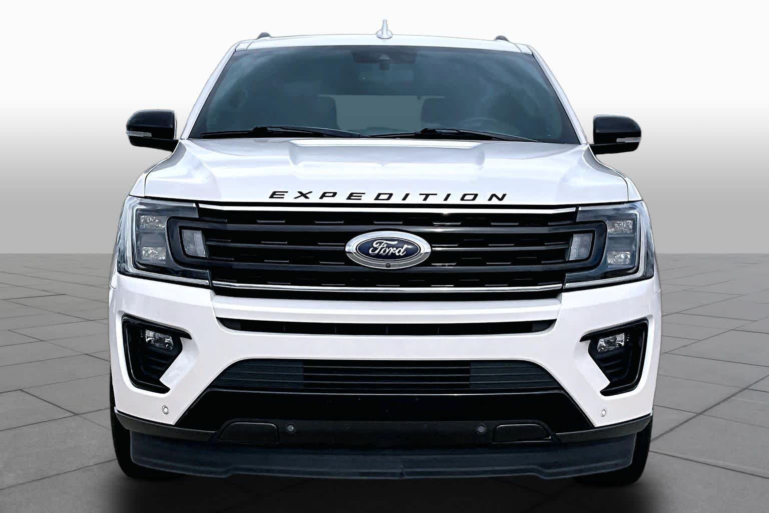 Used 2019 White Platinum Metallic Tri-Coat Ford Limited image 4