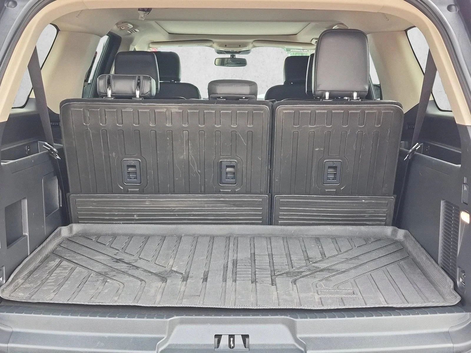 Used 2024 Dark Matter Gray Metallic Ford XLT image 6
