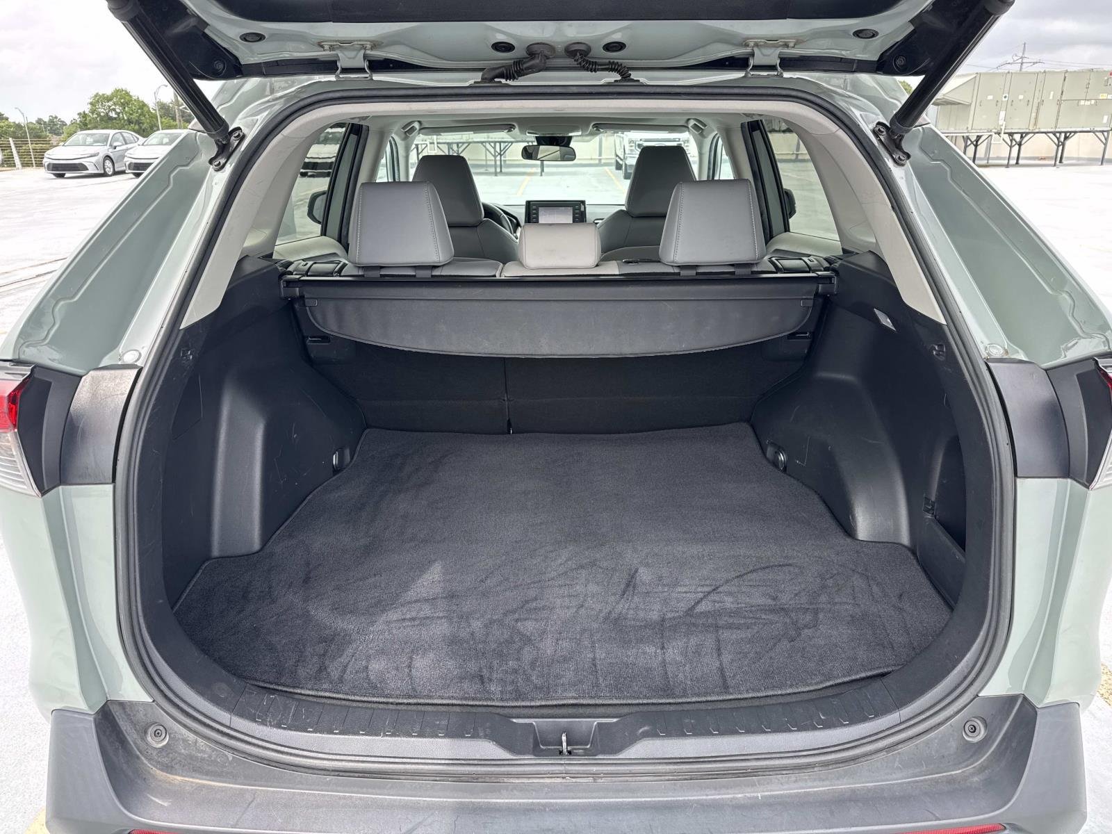 Used 2021 Lunar Rock Toyota XLE Premium image 8