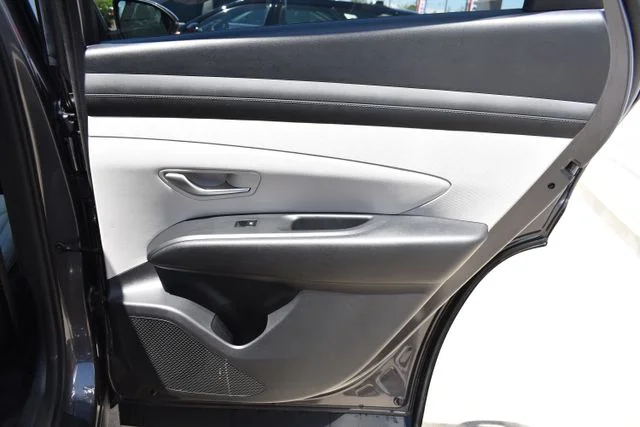 Used 2025 Gray Hyundai SEL Convenience image 16