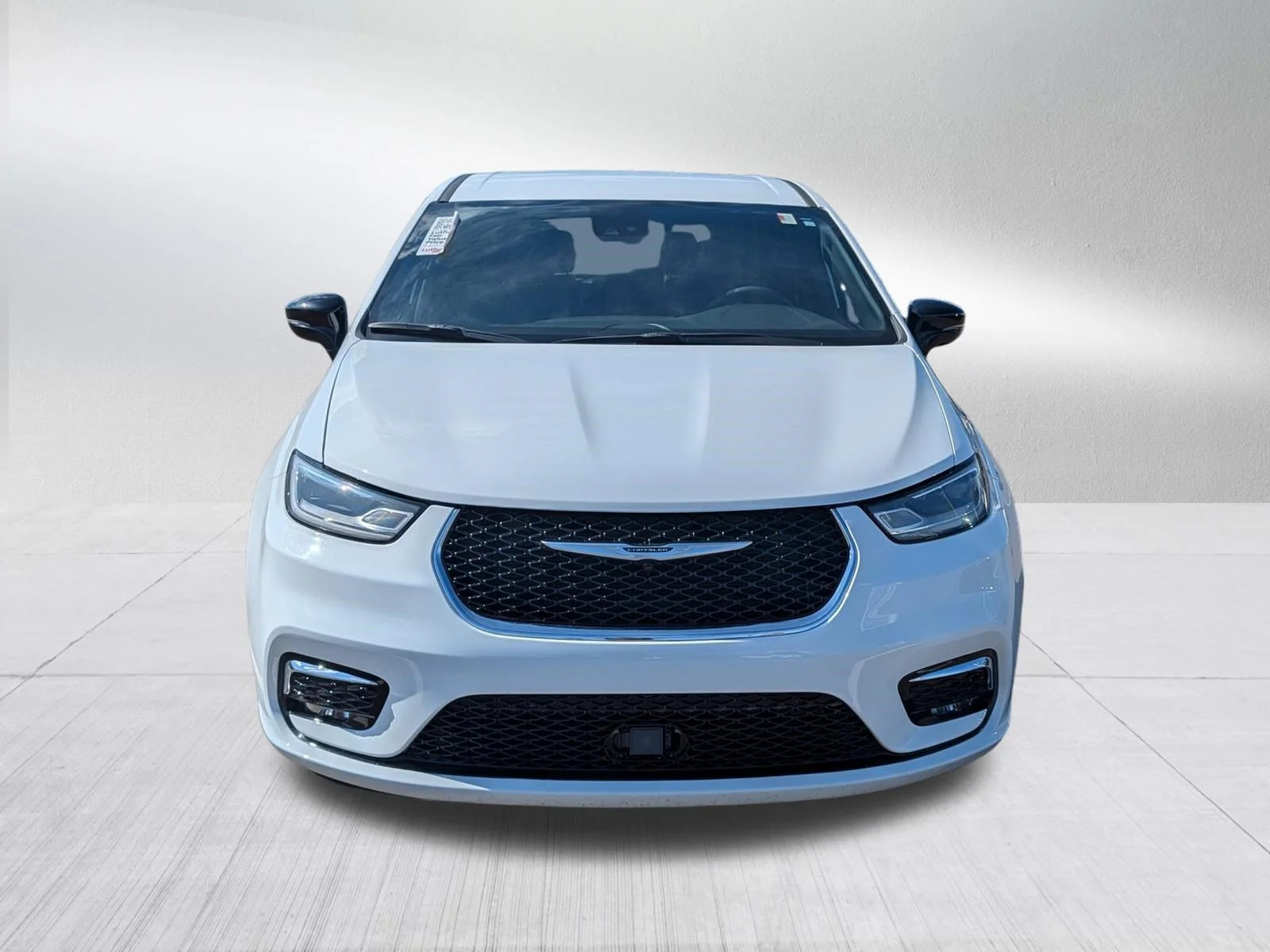 Used 2025 Chrysler Pacifica Select with VIN 2C4RC1BG9SR513531 for sale in Hermantown, Minnesota