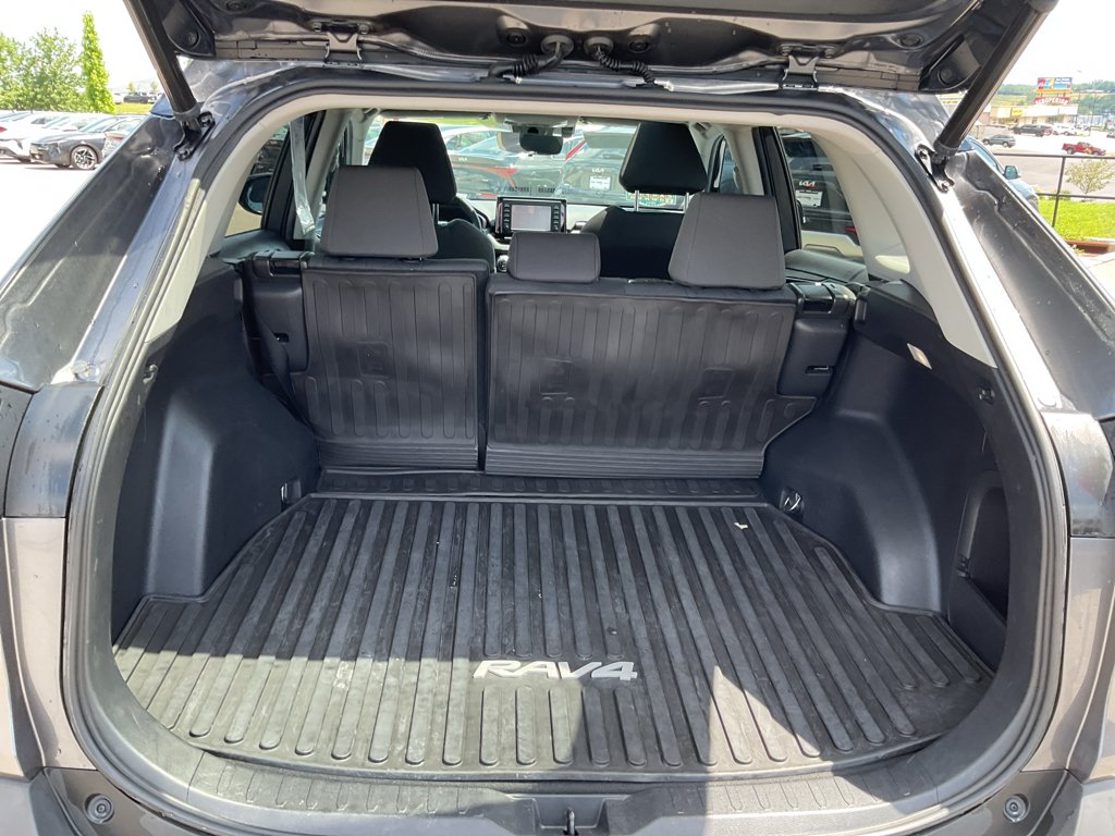 Used 2022 Magnetic Gray Metallic Toyota Hybrid XLE image 17