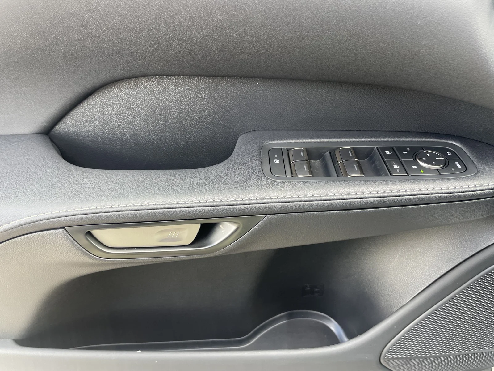 Used 2025 Iridium Lexus Luxury image 18