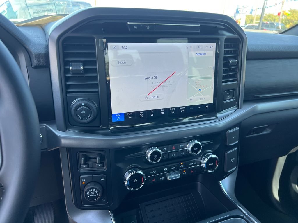 2025 Ford F-150 XLT - Photo 25
