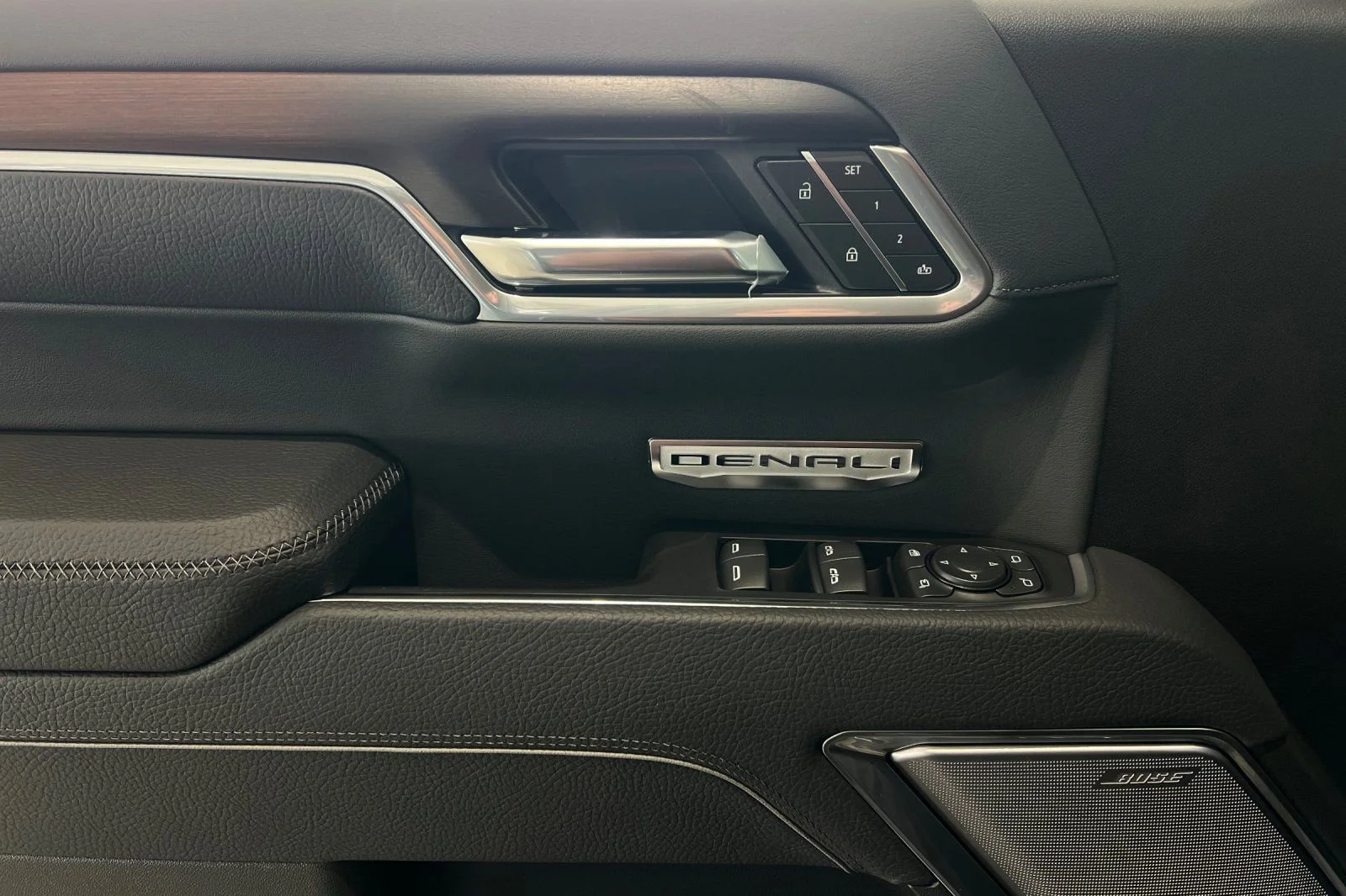 2026 GMC Sierra 1500 Denali - Photo 9
