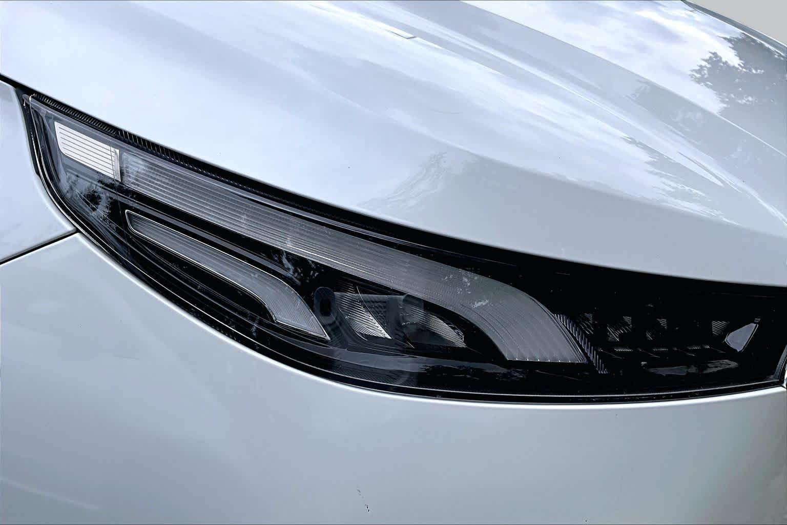 Used 2021 Hyper White Hyundai Limited image 26