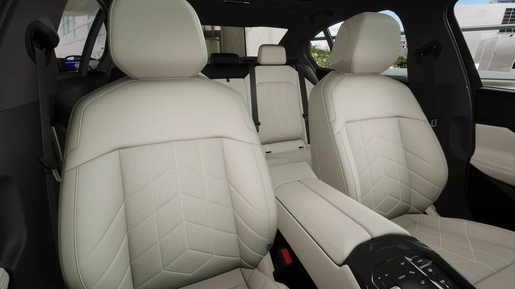 2025 BMW 5 Series 530i - Photo 40
