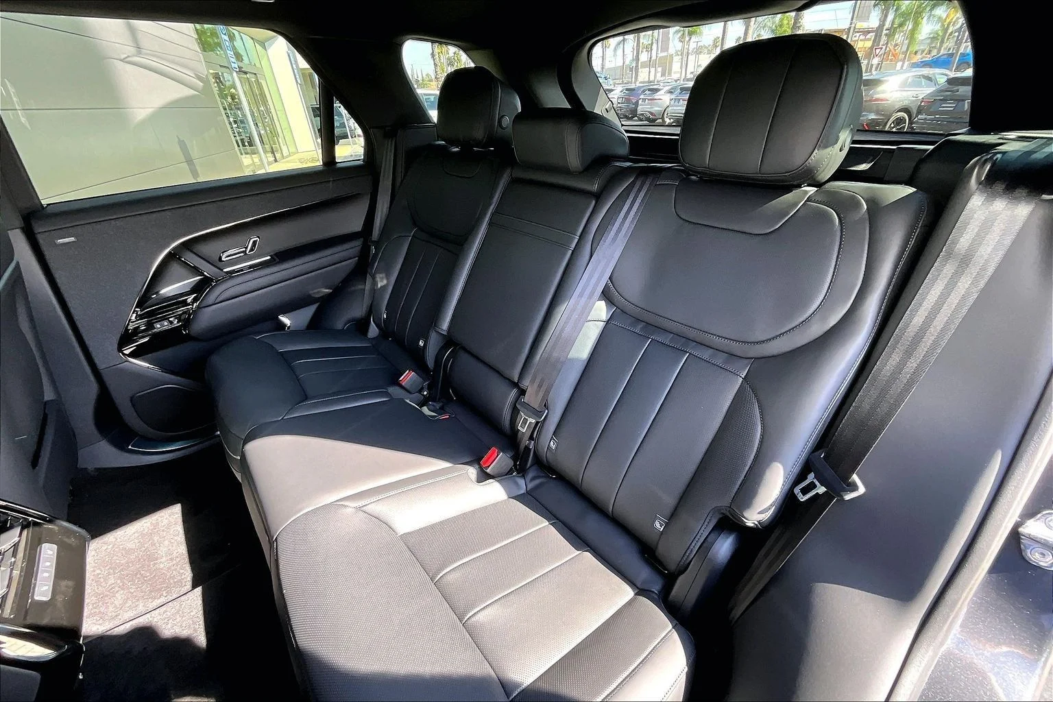 New 2026 Carpathian Grey Land Rover Dynamic SE image 10