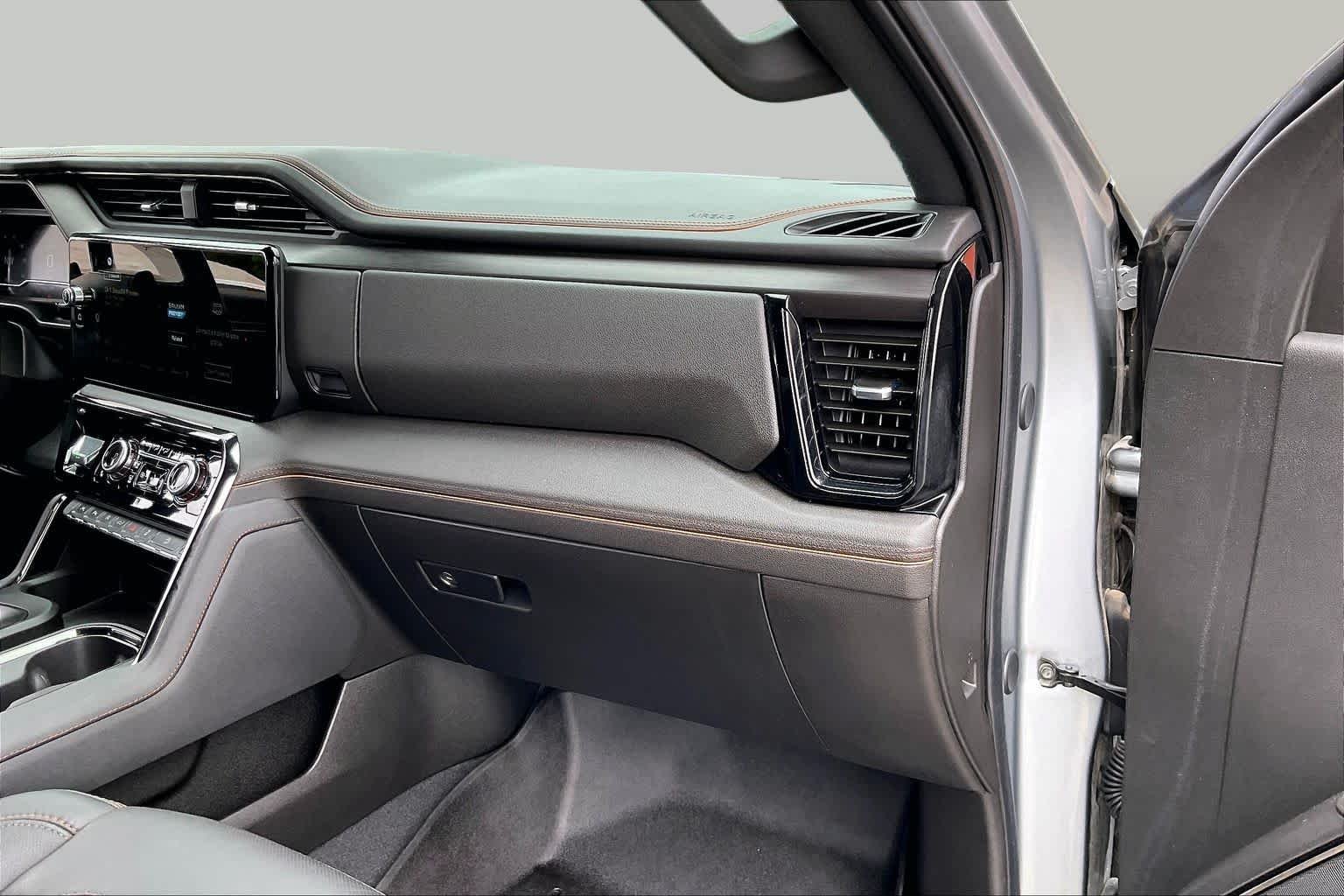 Used 2025 Sterling Metallic GMC AT4 image 18