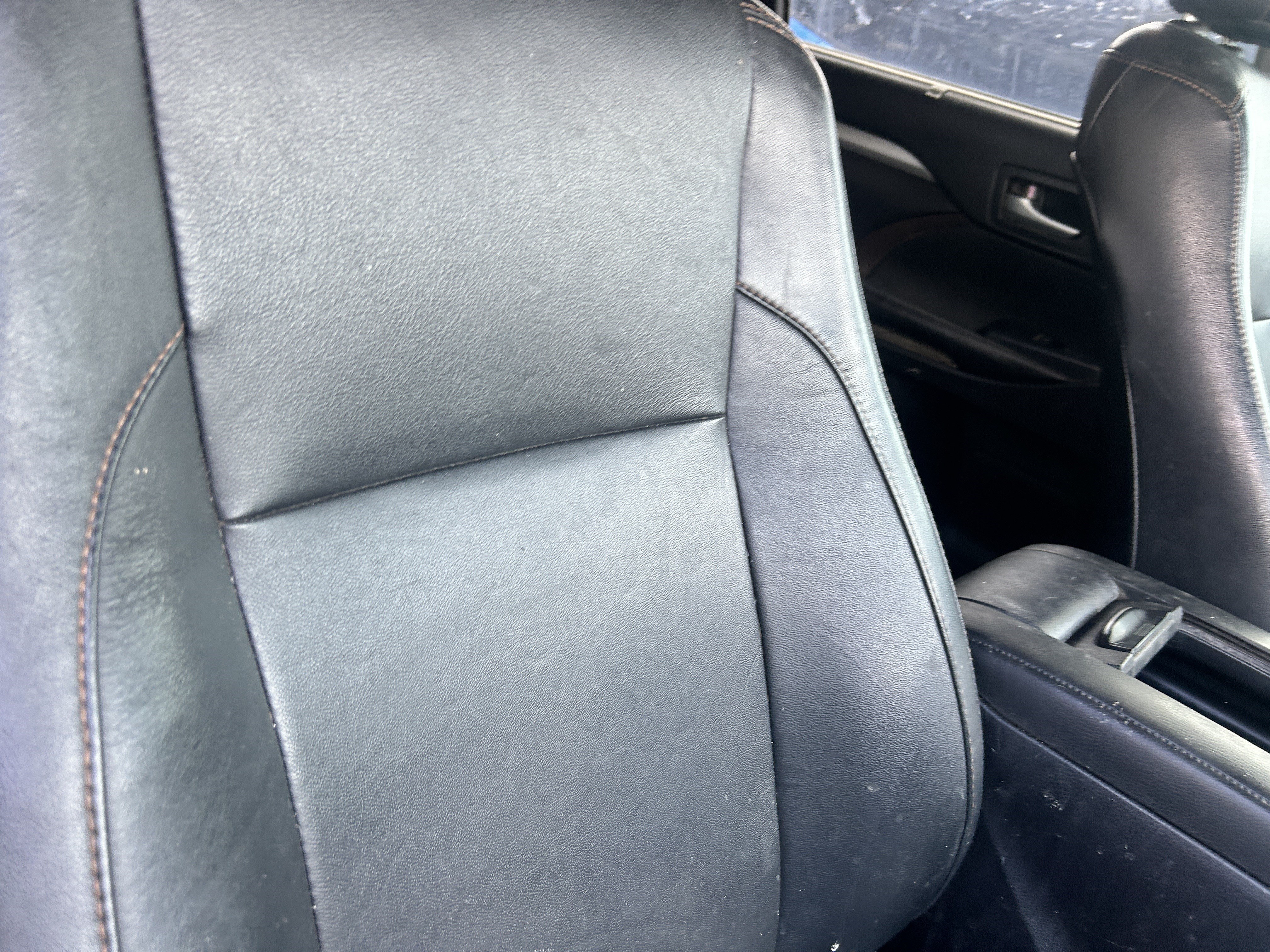 Used 2018 Midnight Black Metallic Toyota SE image 12