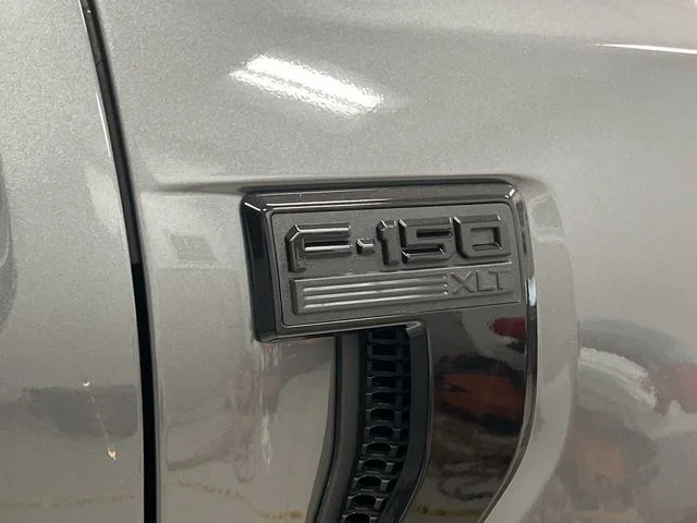 New 2026 Carbonized Gray Metallic Ford XLT image 14