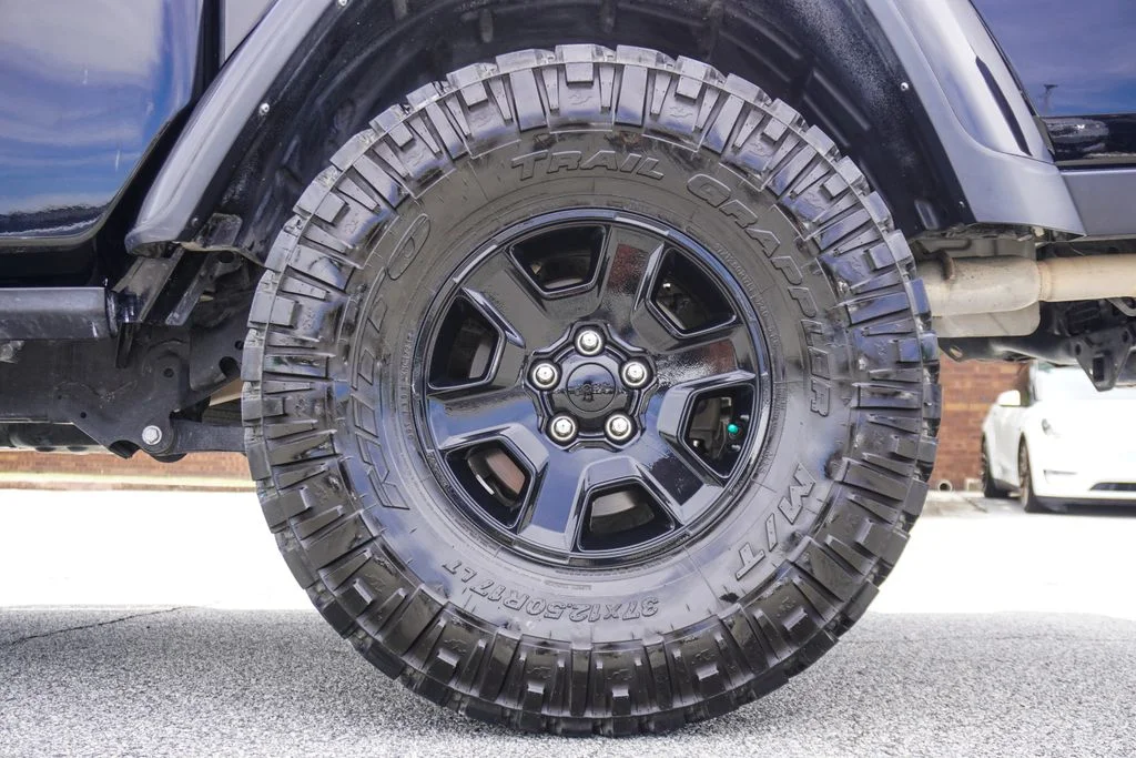 Used 2022 Black Jeep Mojave image 33