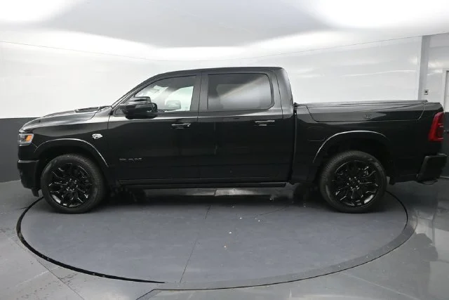 New 2026 Diamond Black Crystal Pearl-Coat Exterior Paint RAM Limited image 5