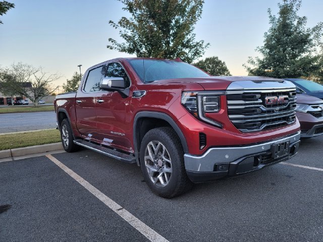 Used 2025 Red GMC SLT image 3