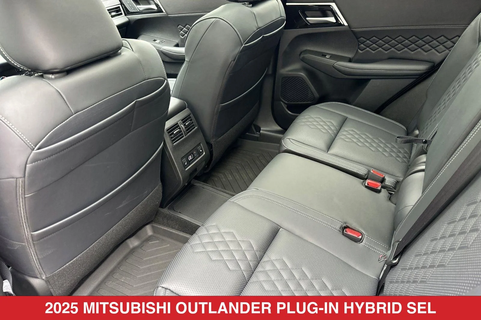 2025 Mitsubishi Outlander Plug-in Hybrid SEL Black Edition - Photo 12