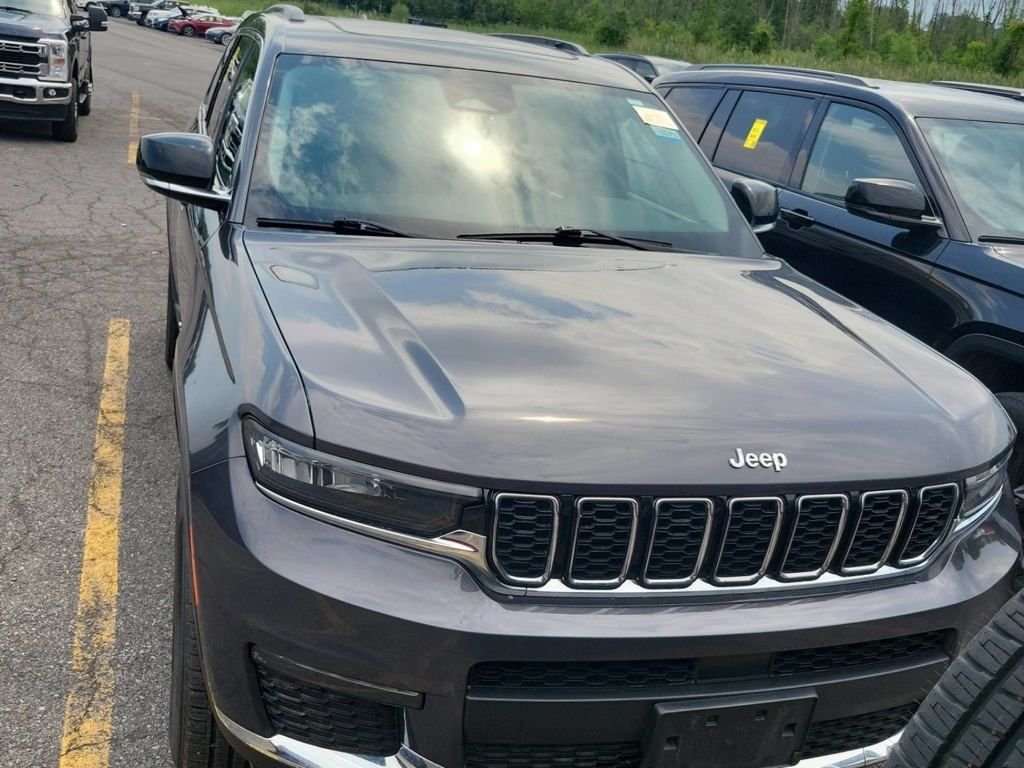 Used 2023 Gray Jeep Limited image 13