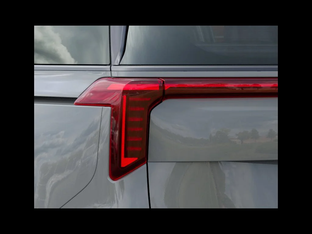 New 2027 Ceramic Silver Kia SX Prestige image 11