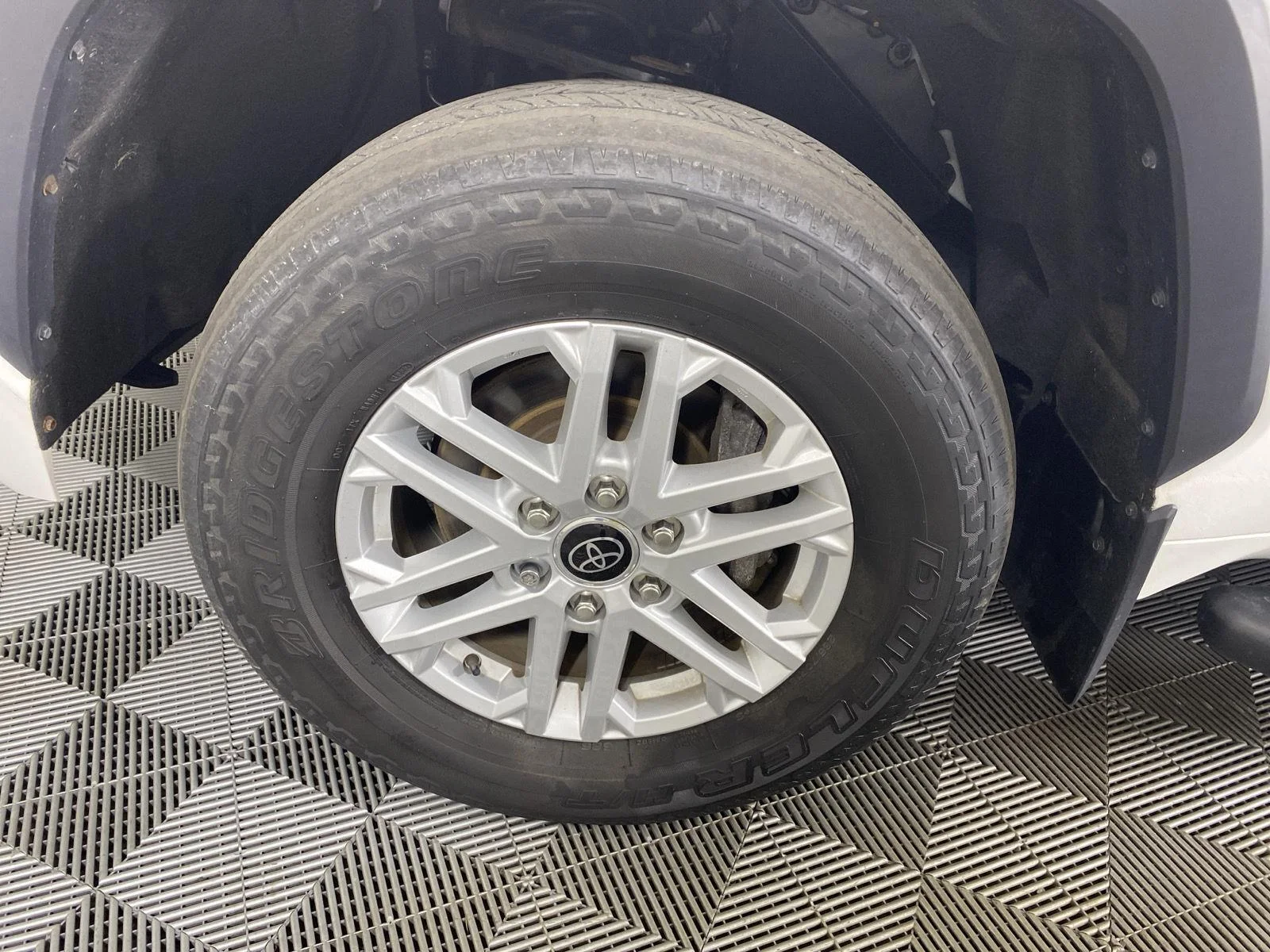 Used 2022 White Toyota SR5 image 11