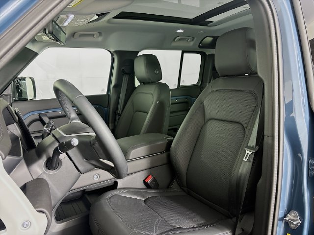 Used 2025 Blue Land Rover S image 20
