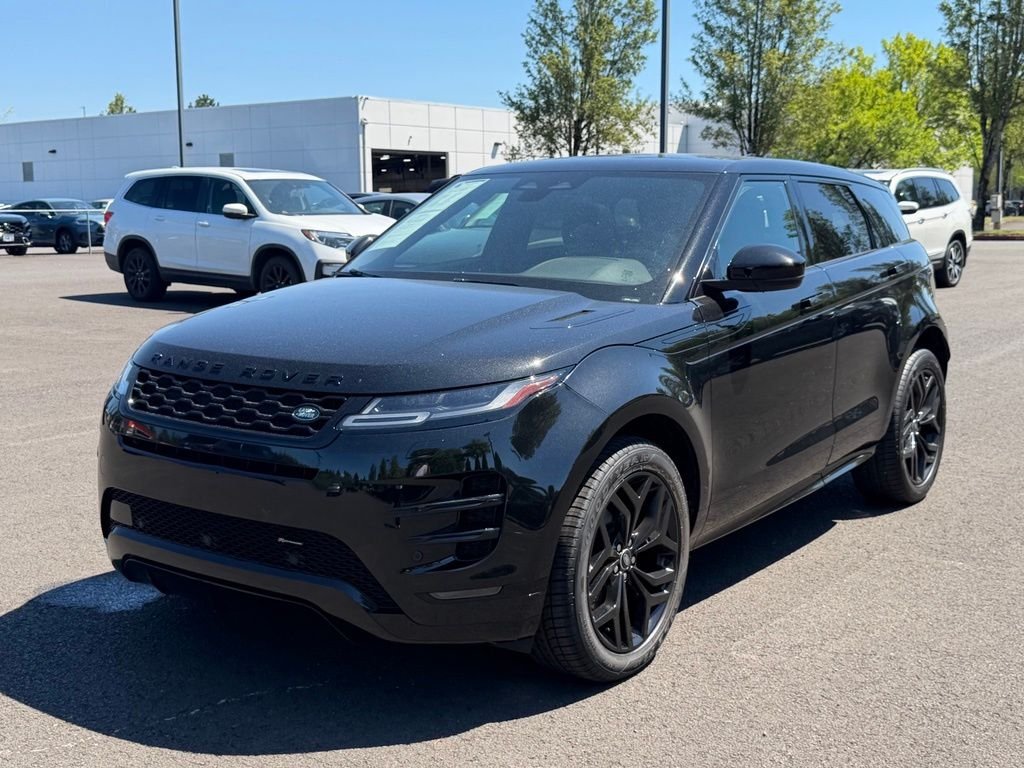 Used 2023 Santorini Black Metallic Land Rover R-Dynamic SE image 3