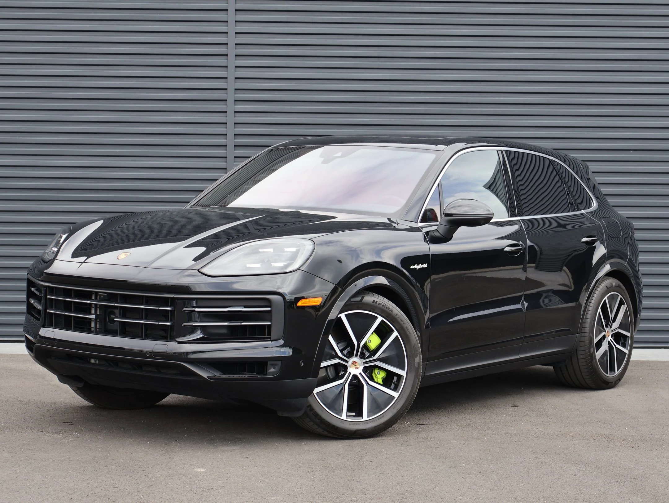 2025 Porsche Cayenne E-Hybrid's photo