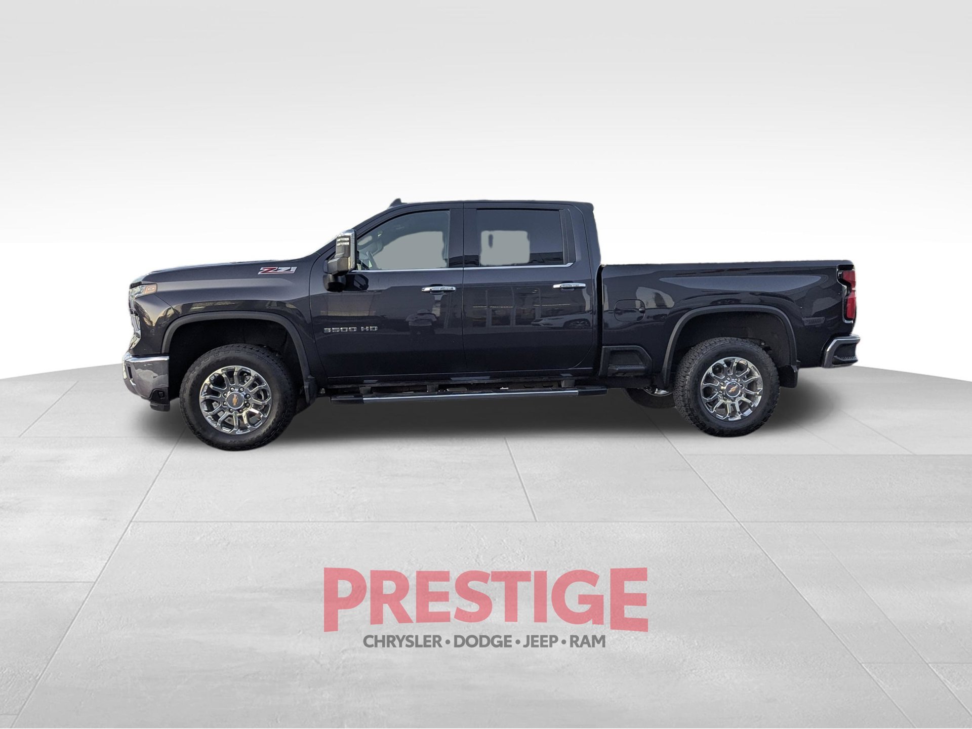 Used 2024 Gray Chevrolet LTZ image 10