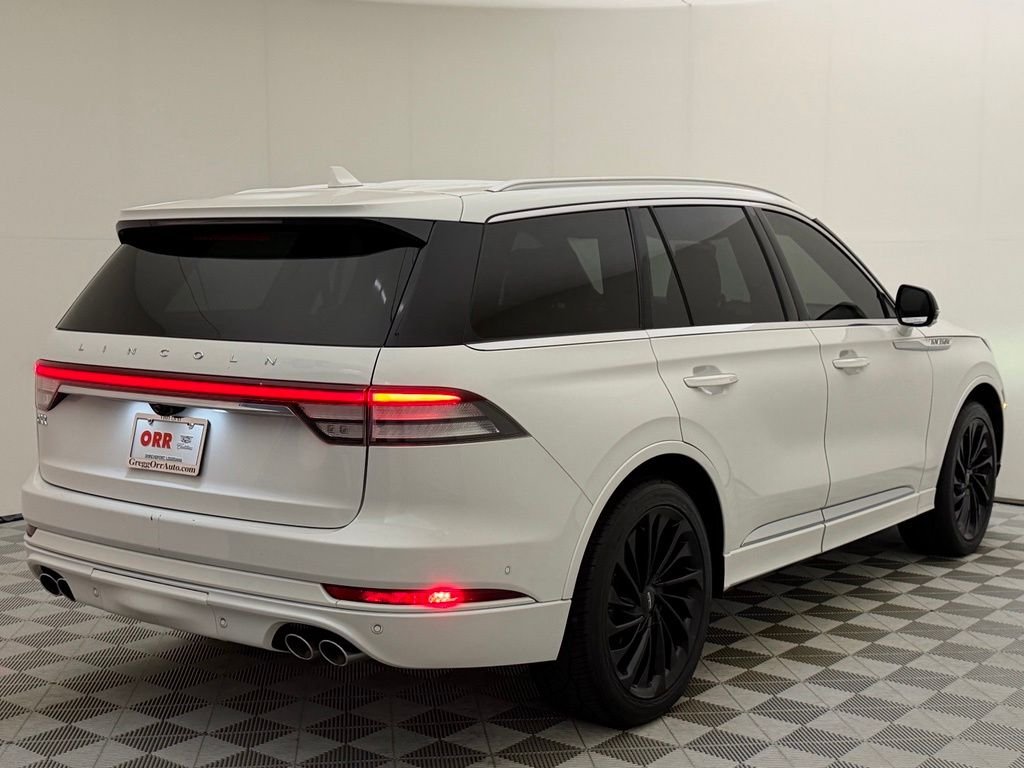 Used 2021 Ceramic Pearl Lincoln Reserve image 10