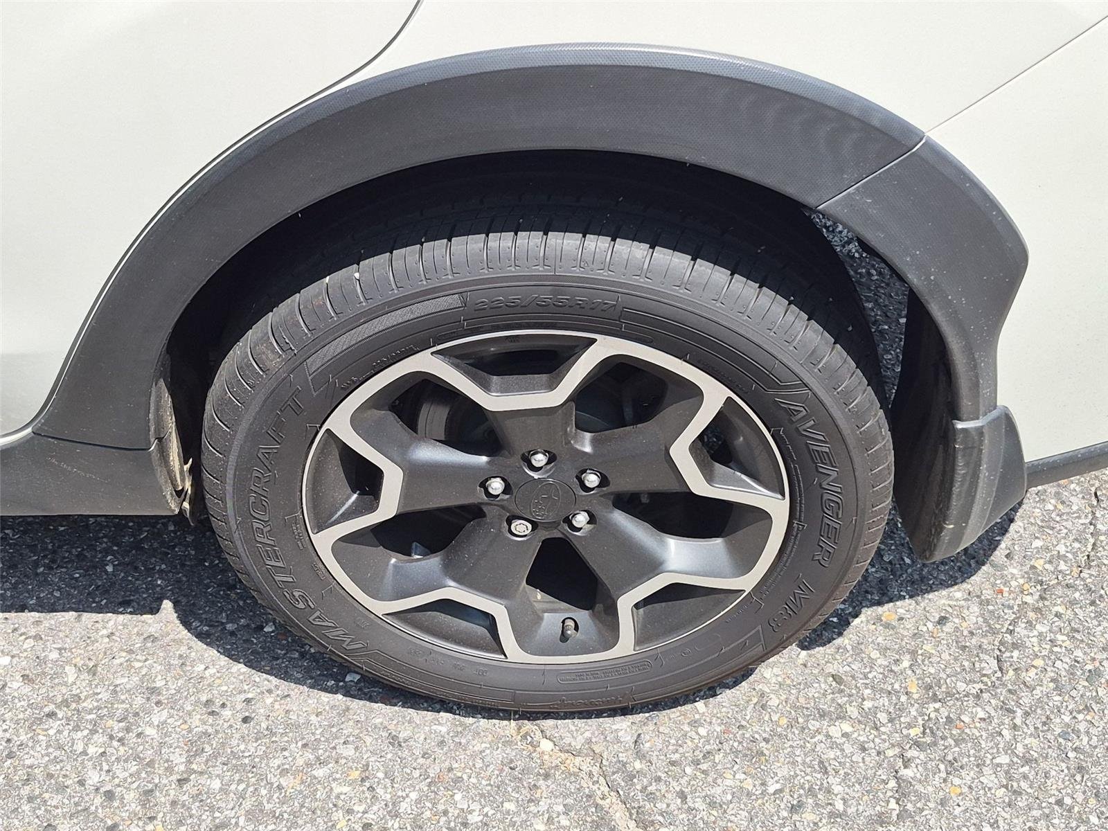 Used 2014 Satin White Pearl Subaru Premium image 11