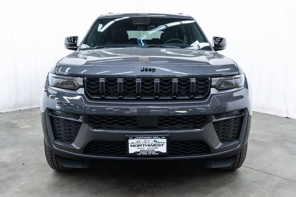 New 2026 Baltic Gray Metallic Clear-Coat Exterior Paint Jeep Altitude image 2