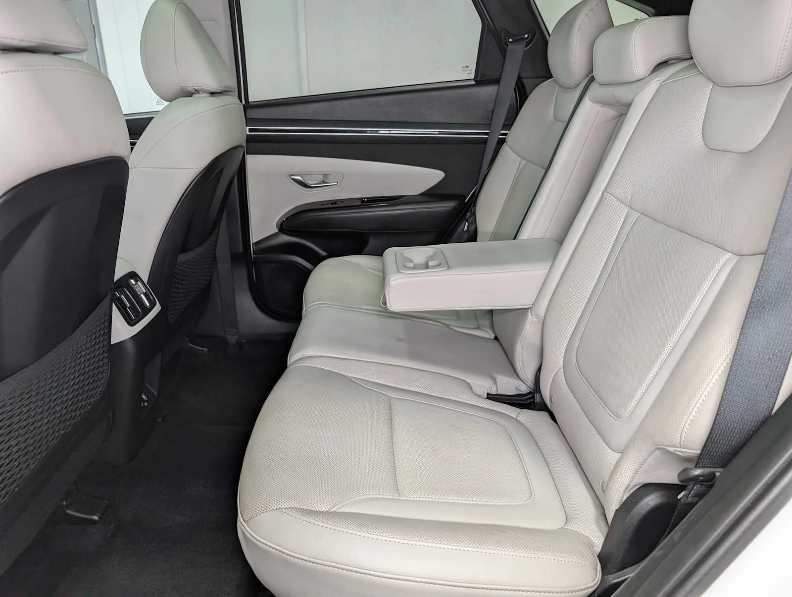 Used 2023 Serenity White Pearl Hyundai Limited image 22