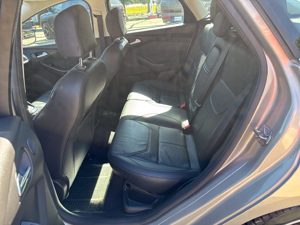 Used 2016  Ford Titanium image 31