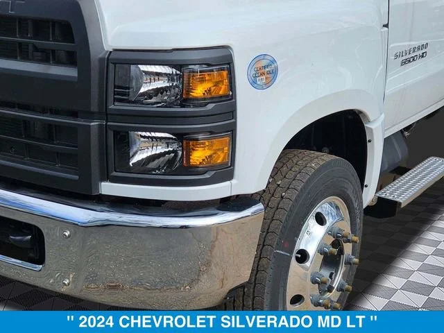 New 2024 Summit White Chevrolet LT image 9